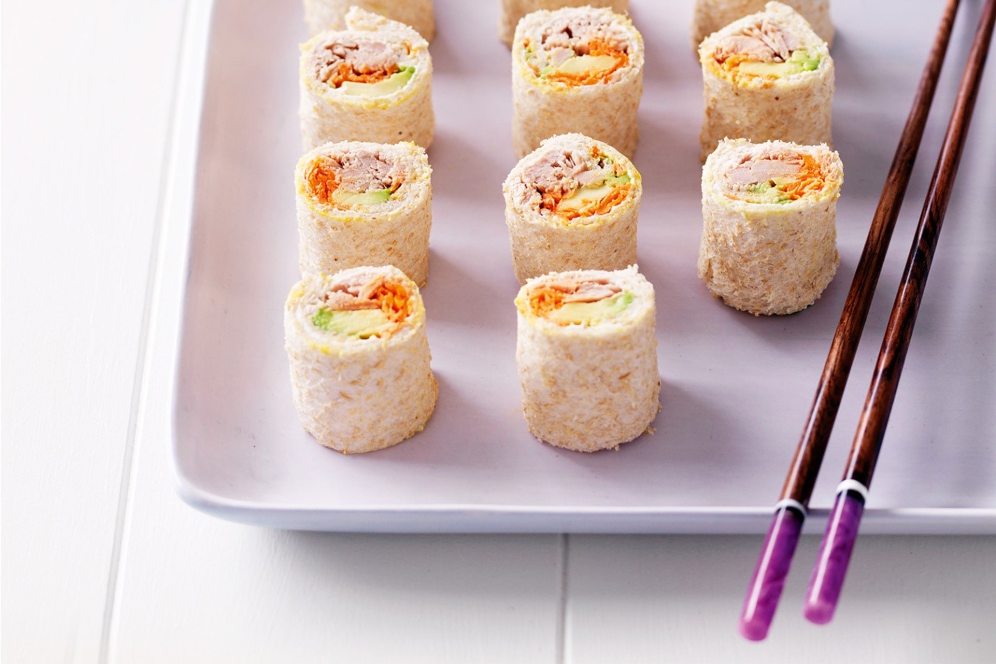 Bekali Si Kecil dengan Sandwich Sushi Alpukat Ini Yuk Moms!
