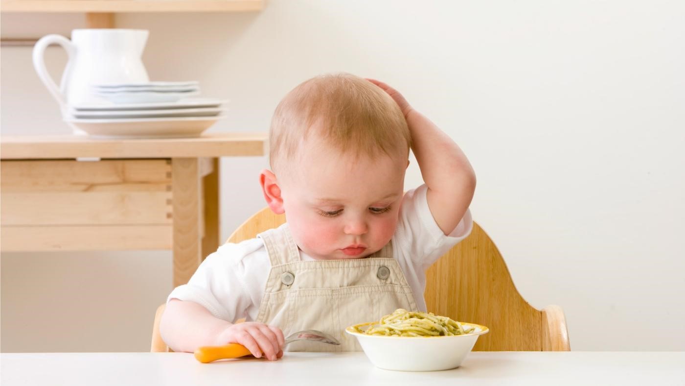 Jauhkan Si Kecil yang Masih Bayi dari 7 Jenis Makanan Ini Ya Moms!