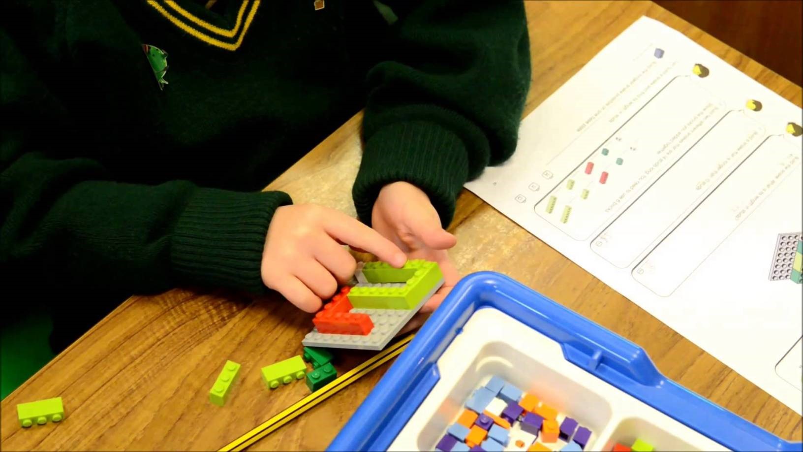 Ajari Si Kecil Matematika Pakai Lego Yuk Moms!
